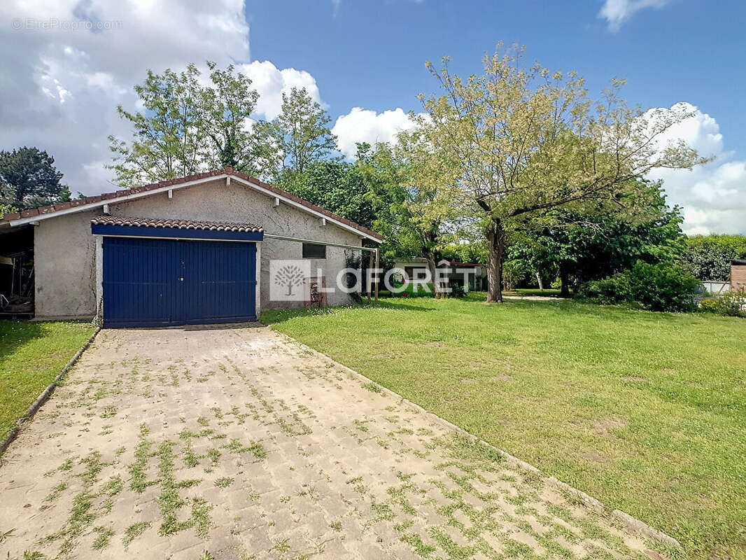 Maison à AMBARES-ET-LAGRAVE