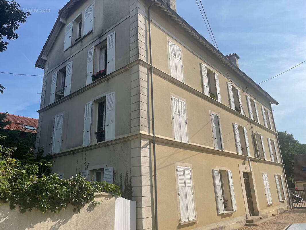 Appartement à NANTEUIL-LES-MEAUX