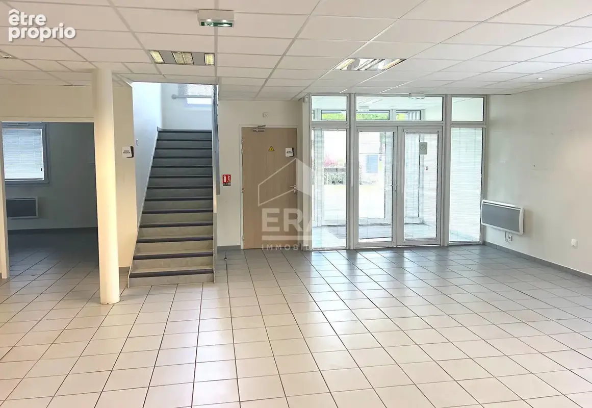 Local commercial 570m² à doullens - photo 6