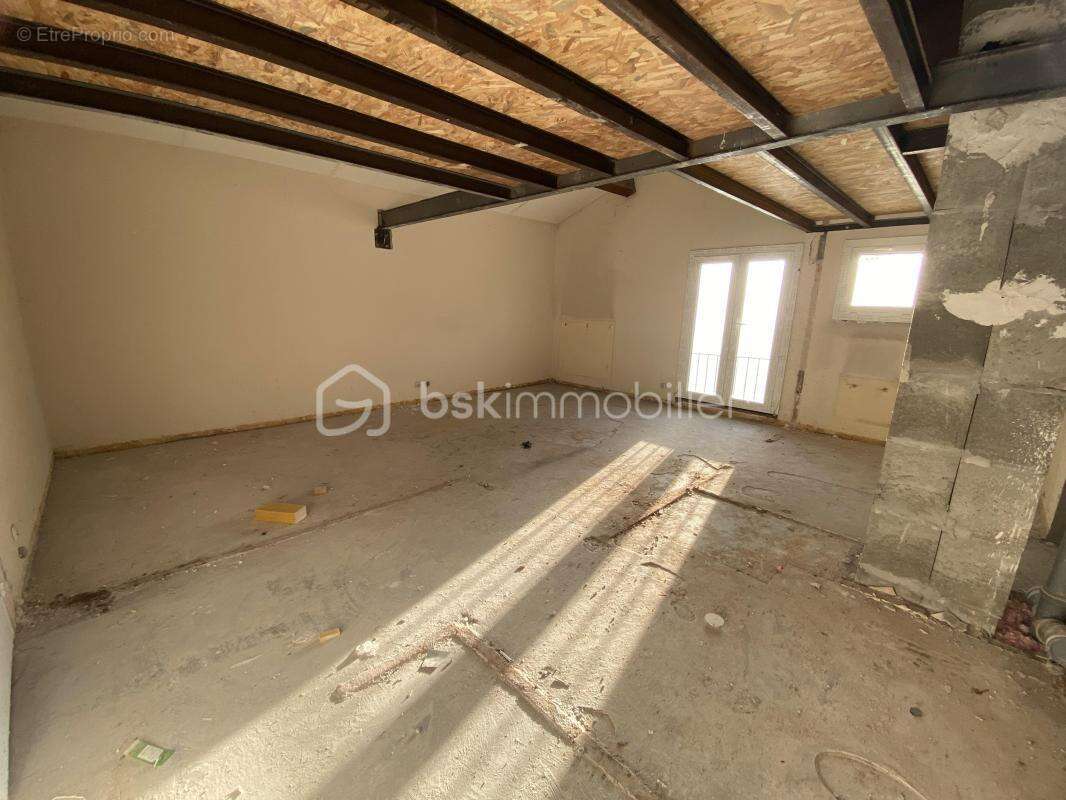 SAINT-CHRISTOL ((84) - Créez votre grand T3 sur mesure ! Plateau sous forme d'appartement de 68 m² env avec mezzanine situé au 2 - photo 11