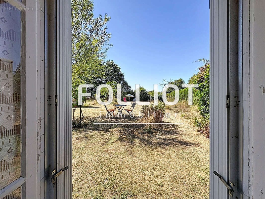 A VENDRE - À rénover selon vos envies - Maison en pierre avec 4 chambres - photo 9