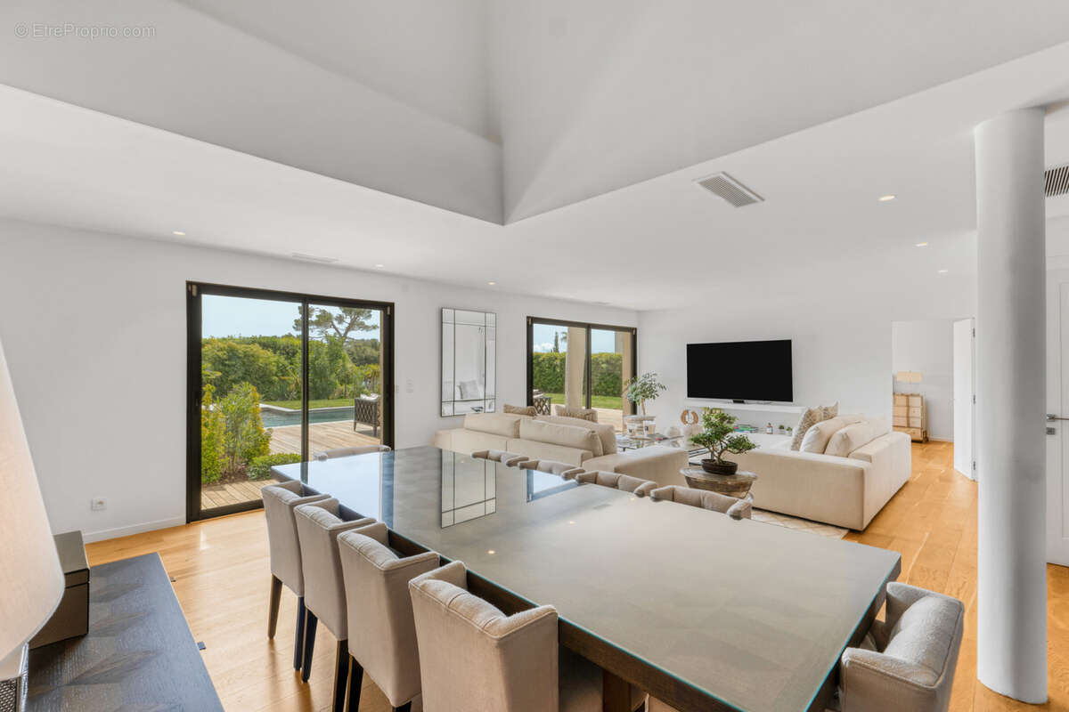 Appartement à LE CANNET