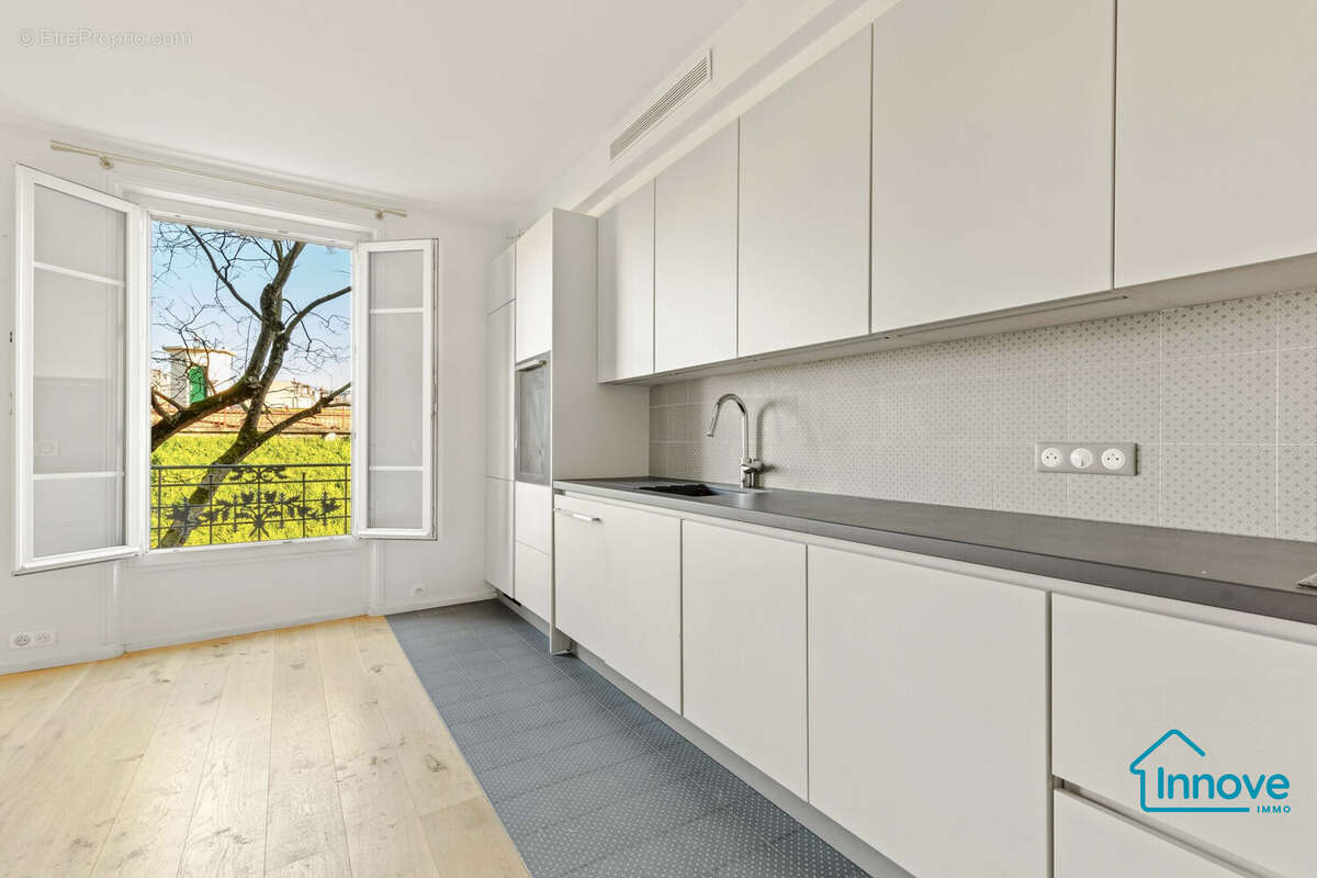 Appartement à PARIS-14E