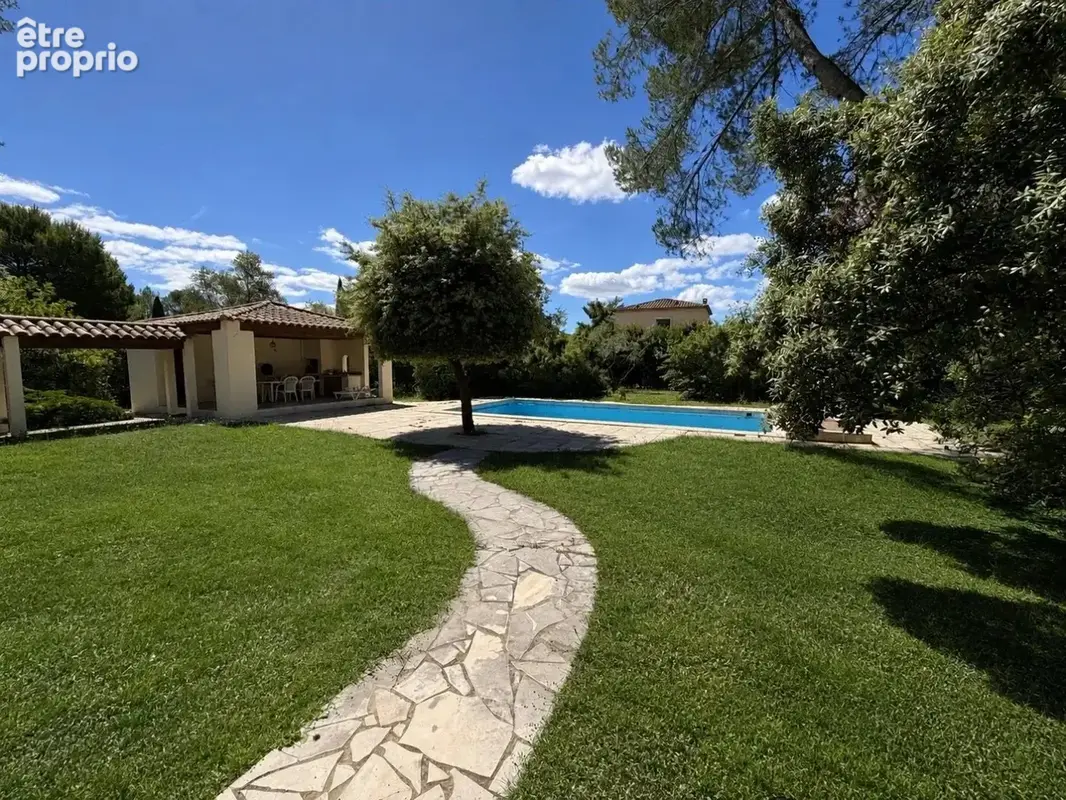 SAINT-CLÉMENT-DE-RIVIÈRE - Élégante villa familiale de 216 m² sur plus de 2 000 m² de terrain avec piscine - photo 11