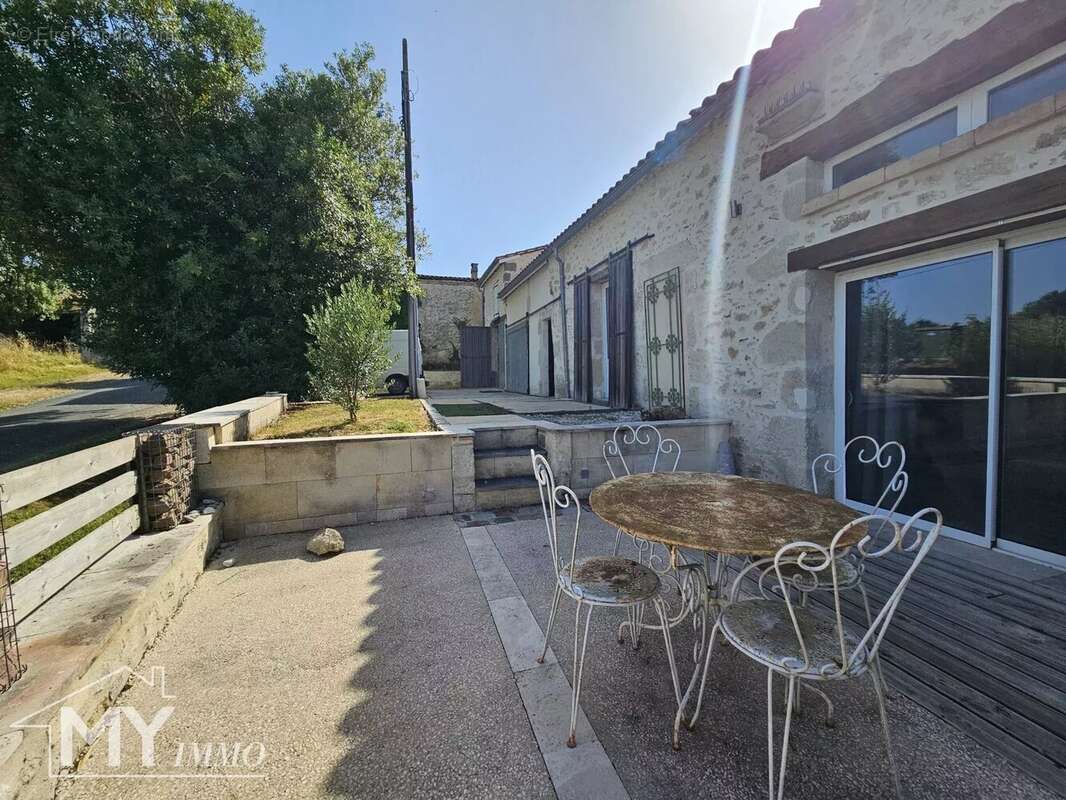 Maison à PORT-SAINTE-FOY-ET-PONCHAPT