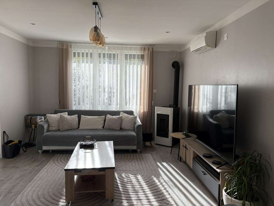 Maison à TERRASSON-LAVILLEDIEU