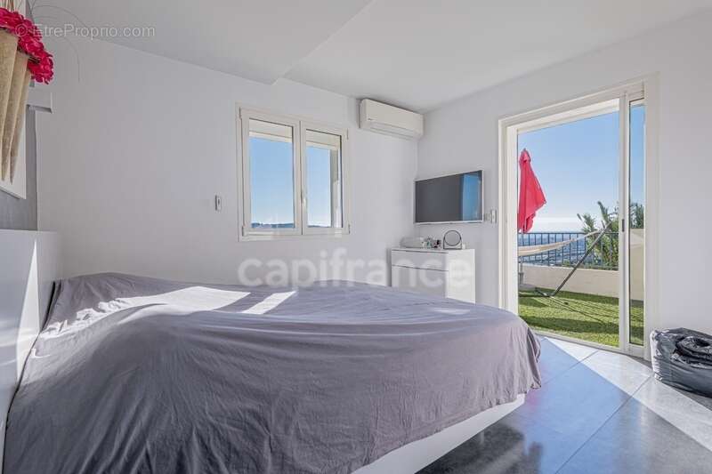 Maison à SAINT-LAURENT-DU-VAR