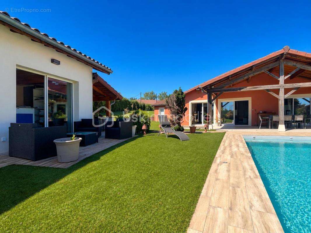 Exclusivité – villa d’architecte de plain-pied – 210 m² – un art de vivre entre lumière, volumes & élégance - photo 3