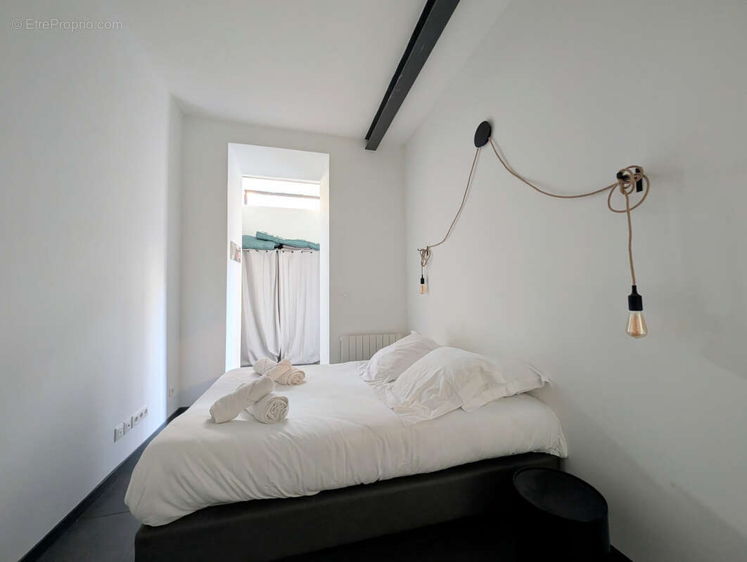 Commerce à MARSEILLE-1E