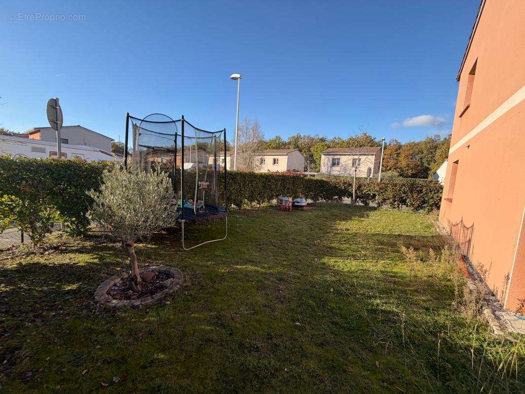 Maison à LA SALVETAT-SAINT-GILLES