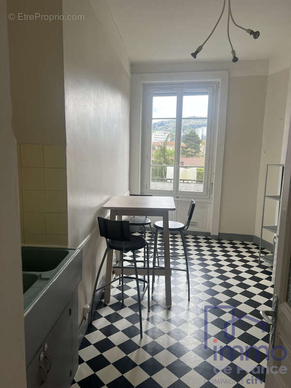 Appartement à SAINT-ETIENNE