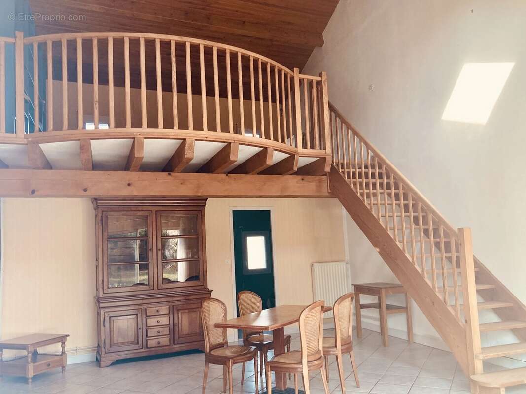 Maison de village avec de vastes espaces de vie - photo 3