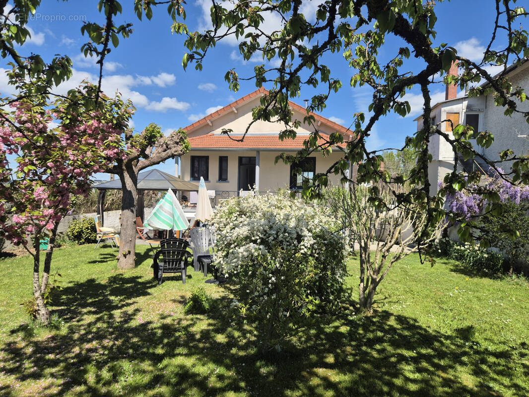 Maison à AIXE-SUR-VIENNE