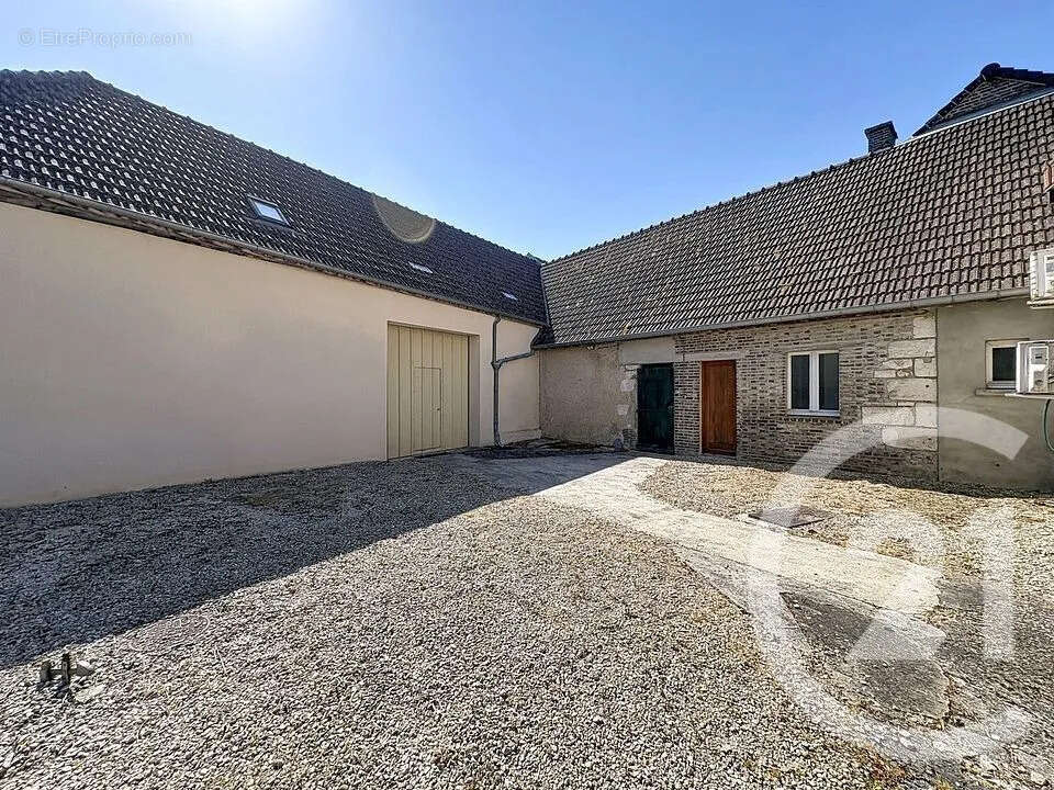 Maison à ESTISSAC