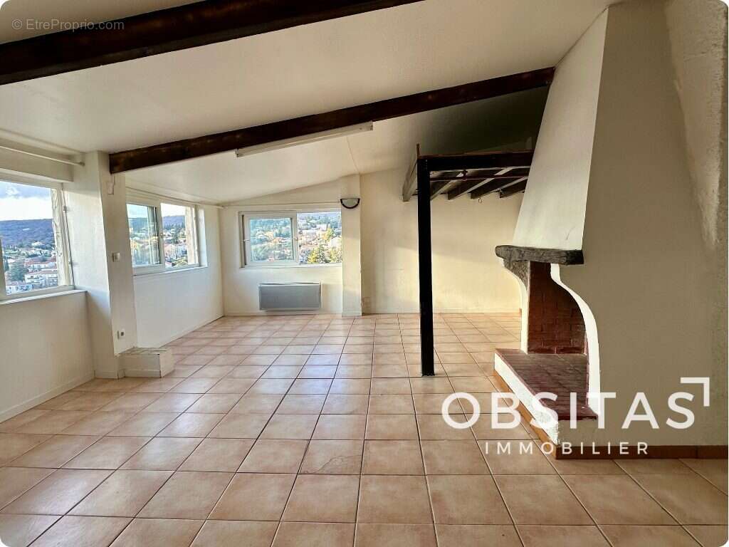 Appartement à FORCALQUIER