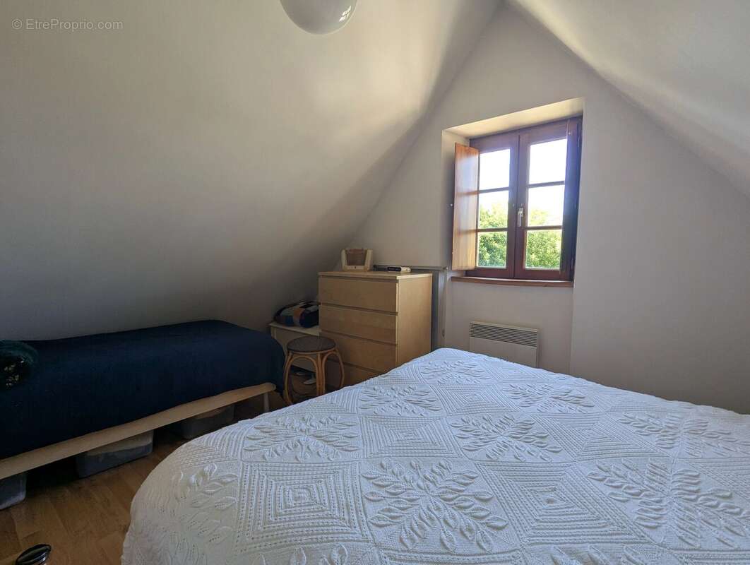 Maison de village en pierre avec 3 chambres, garage double, cave et terrasses - photo 9