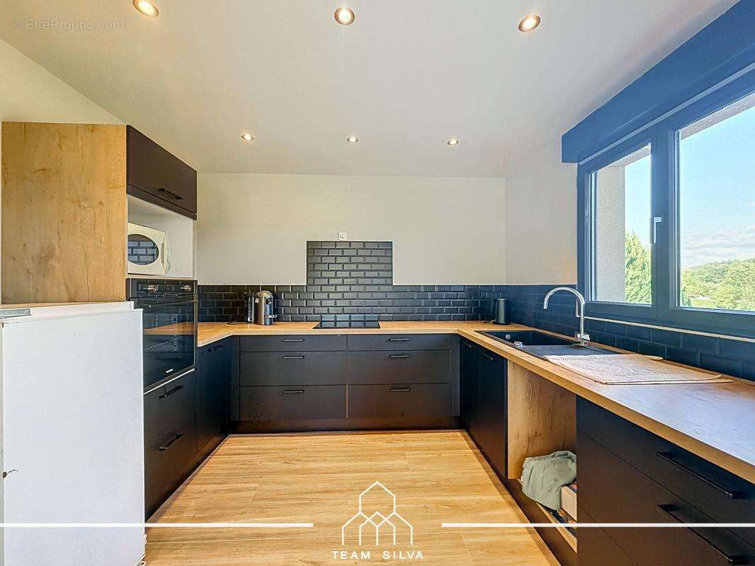 Maison 110 m² à Chambost-Longessaigne  - photo 7