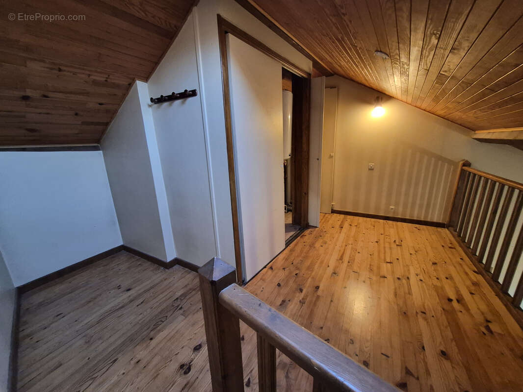 Appartement à CHAMPAGNE-EN-VALROMEY