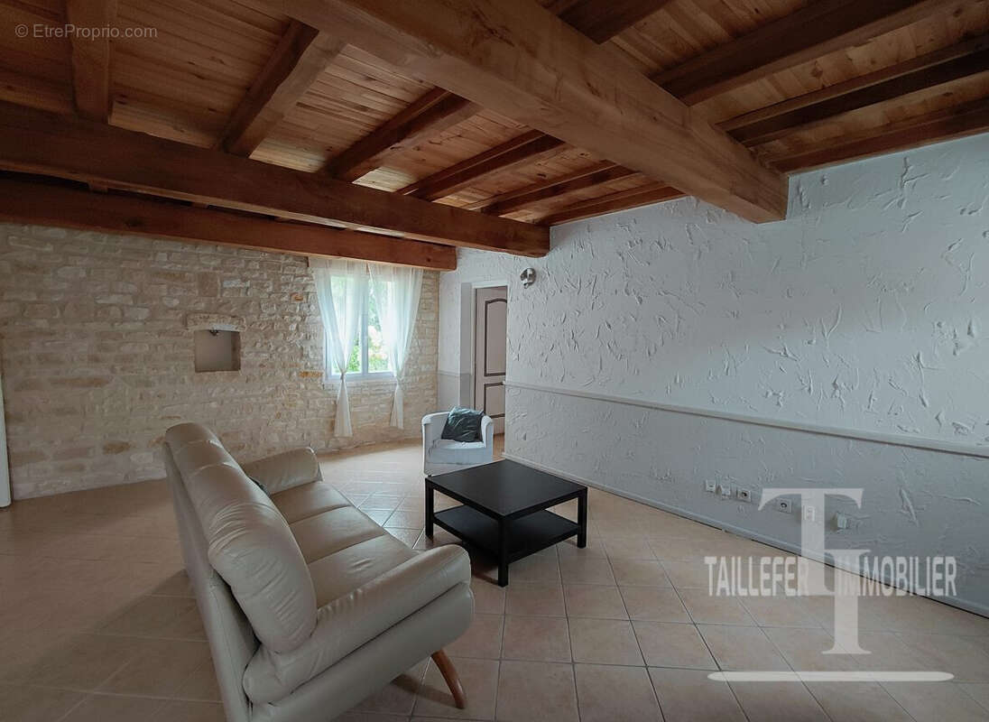 Maison 307 m² à Perigueux  - photo 6