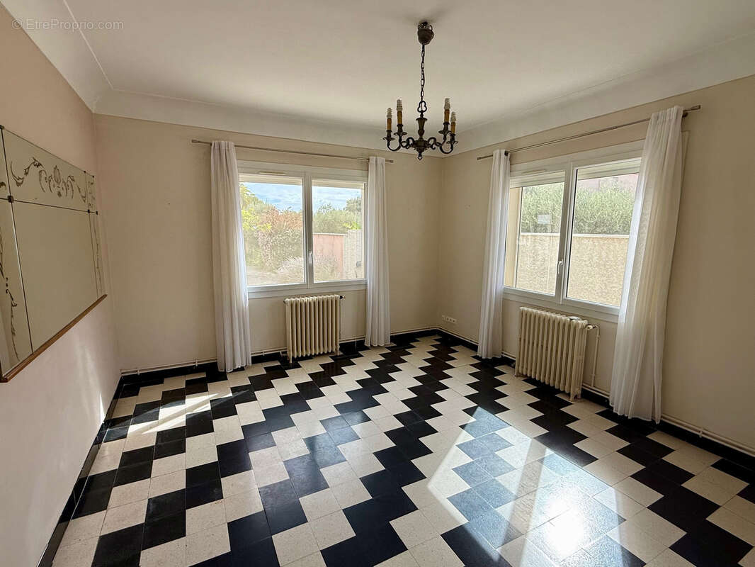 Maison à VILLETELLE