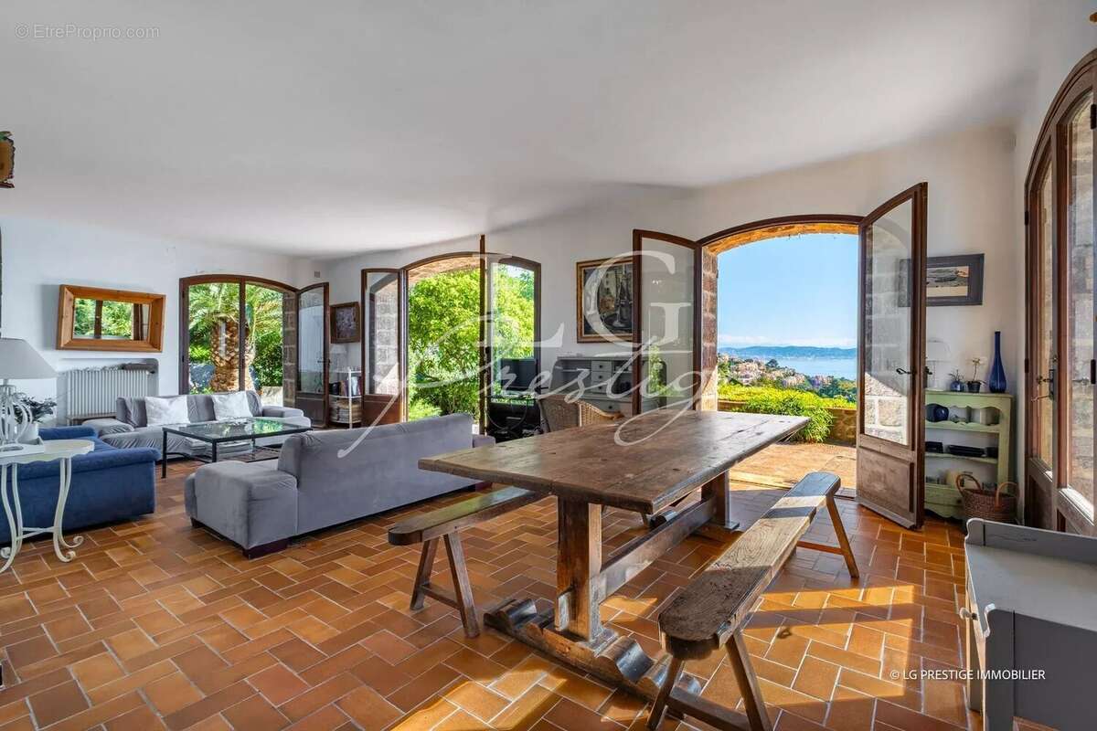 Maison à THEOULE-SUR-MER