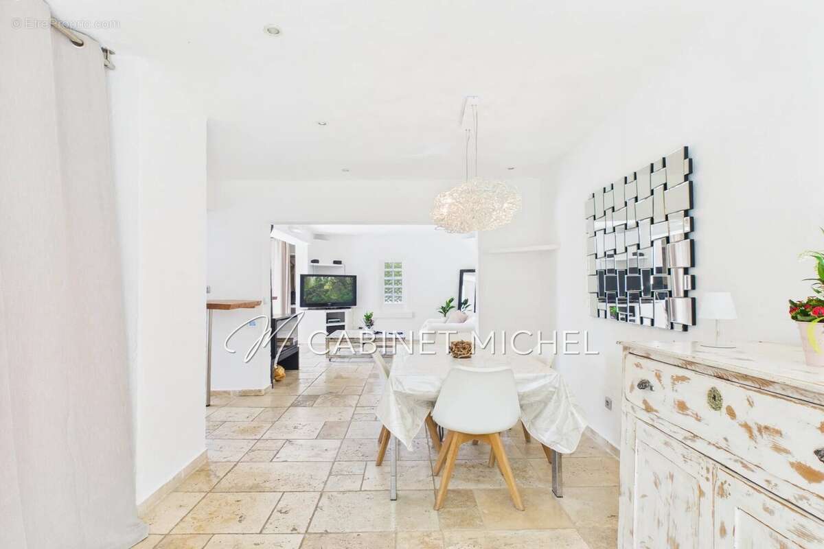 Maison 114 m² à Roquefort-Les-Pins  - photo 5
