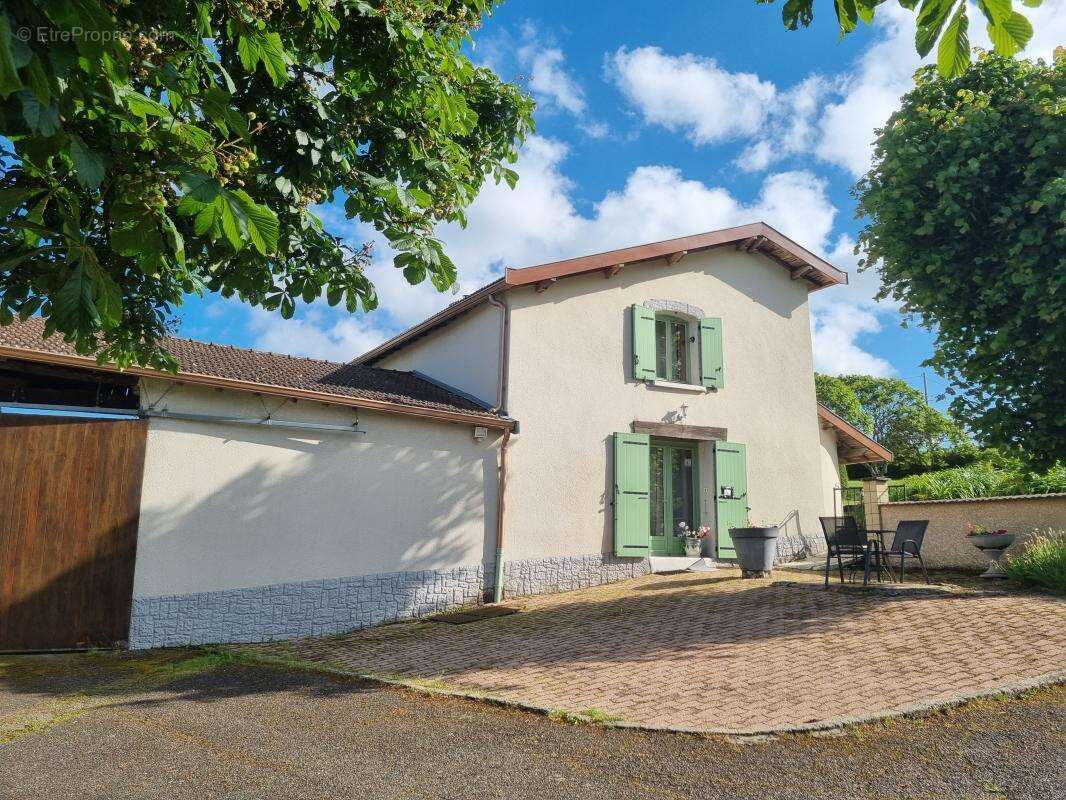 Maison à SAVIGNY