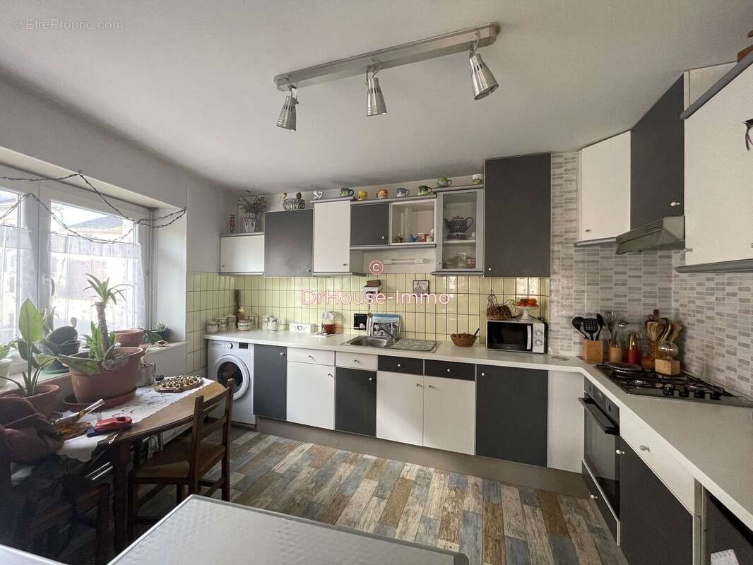Maison à ESCLES