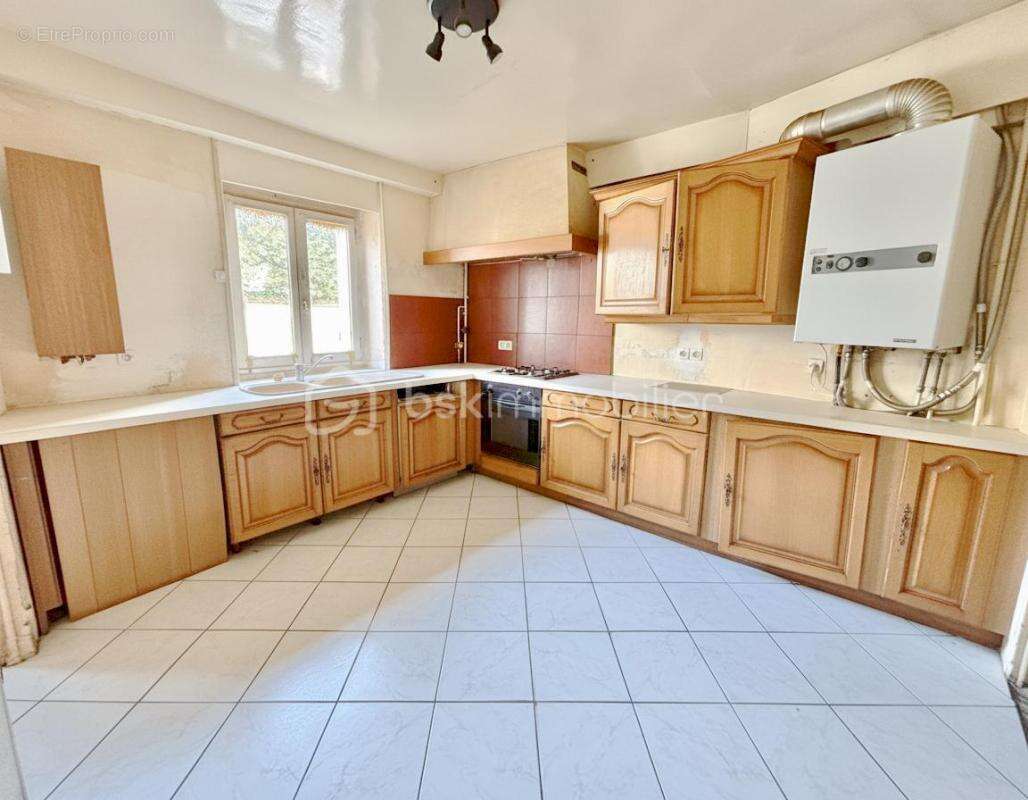 Maison à SAINT-NOM-LA-BRETECHE