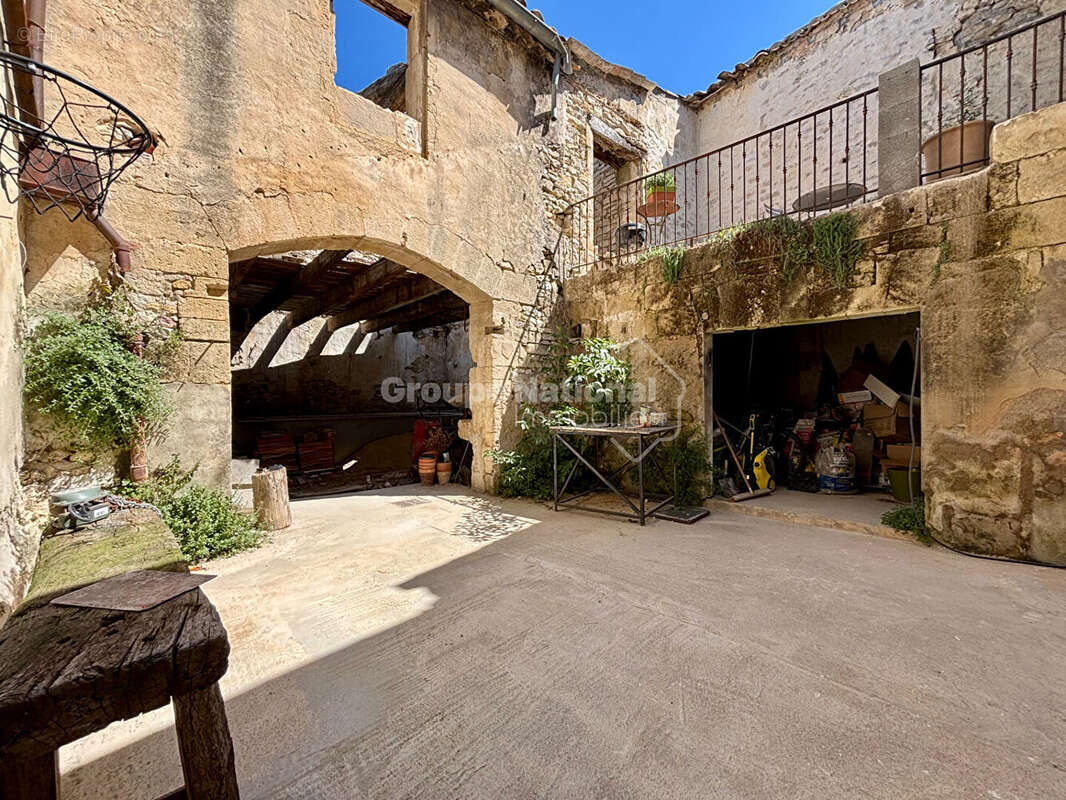 Maison Congénies 5 pièce(s) 158 m2+ Local 120 m² + Remise 126 m² - photo 13