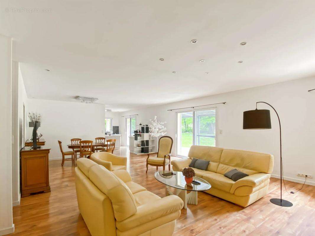 Maison à SAINT-DENIS-DE-PILE