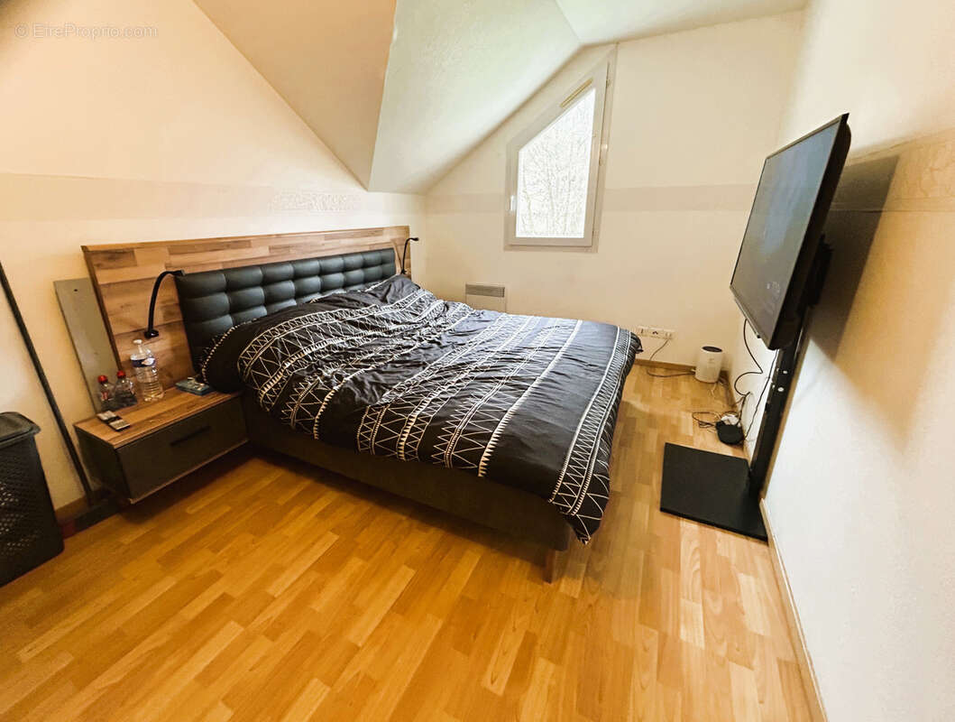 Grand appartement f3 duplex en residence securisee avec balcon et garage box vendu loue - photo 5