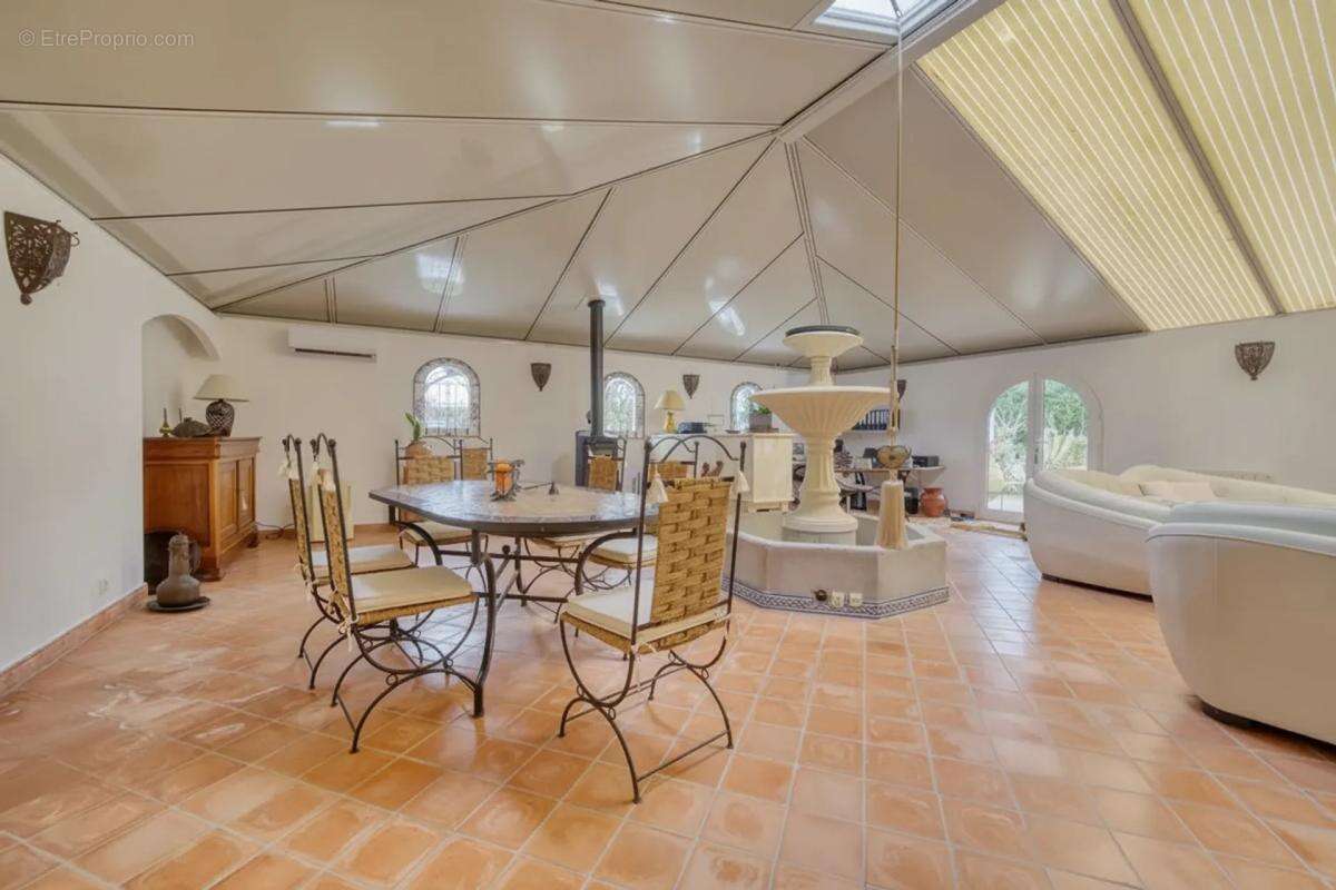 Maison à SAINT-JUST-LUZAC