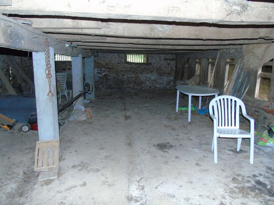 Belle grange en pierre sur 1000m2 - photo 8
