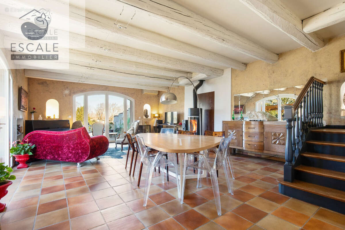 Maison à MONTBLANC