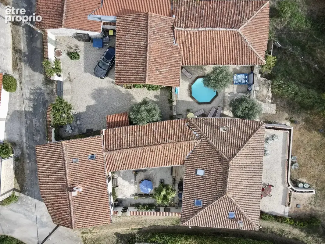 Deux maisons avec piscine, jacuzzi, grande grange et vue sur la campagne - photo 19