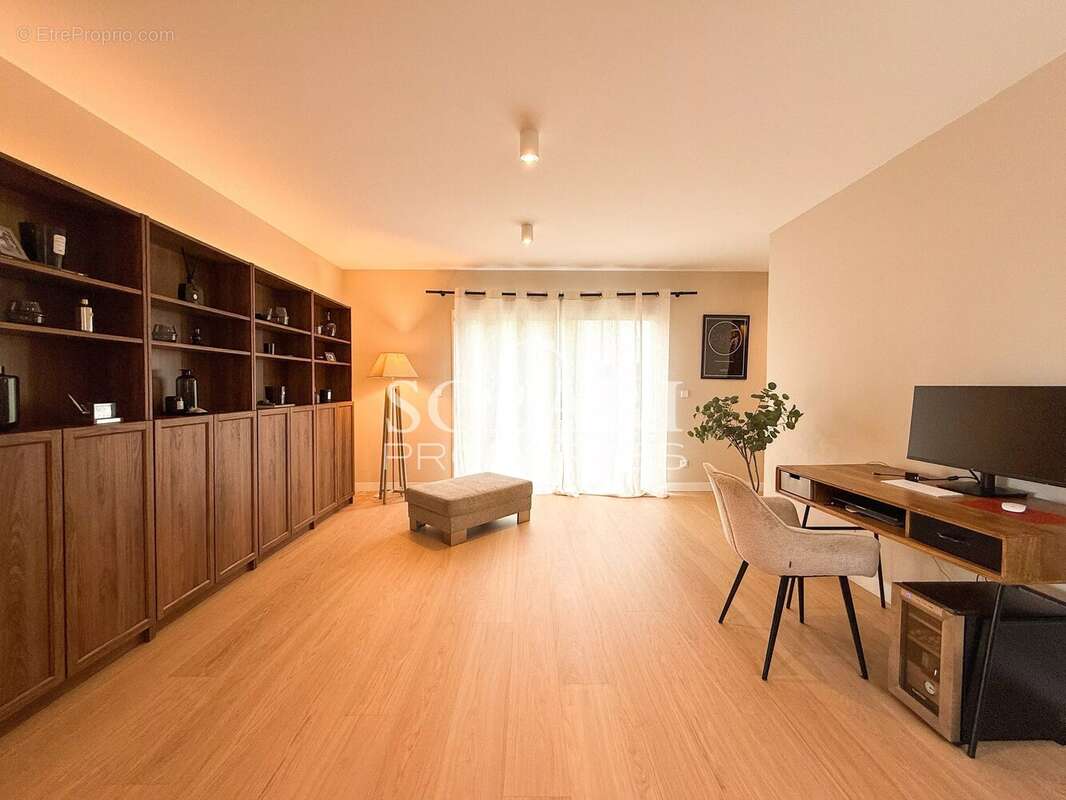 Maison à MANDELIEU-LA-NAPOULE