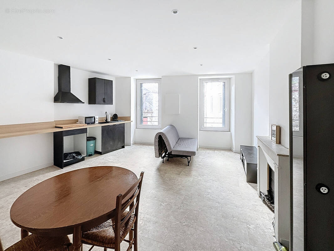 Appartement à LA TERRASSE-SUR-DORLAY