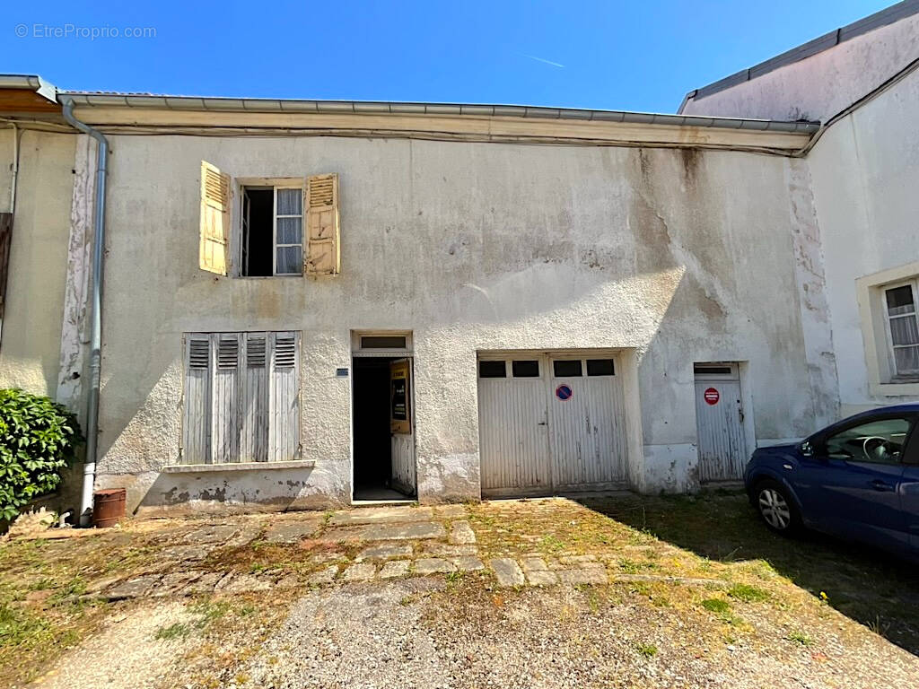Maison à PASSAVANT-LA-ROCHERE