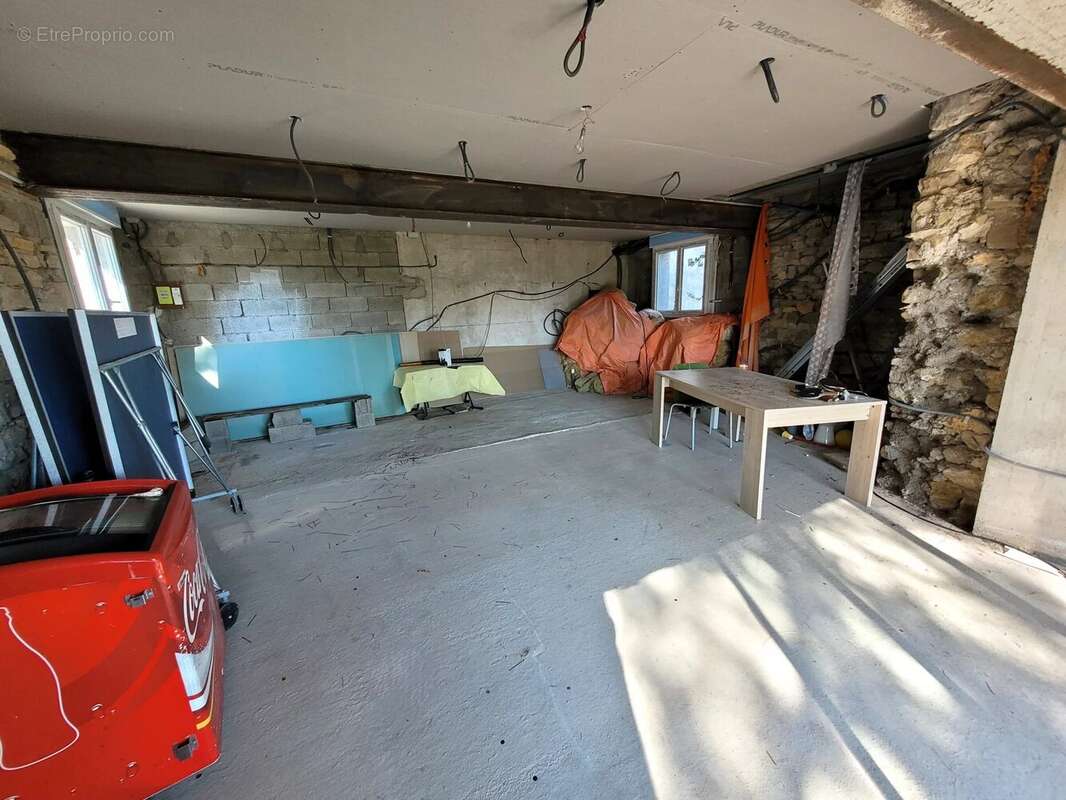 Maison à SAINT-HILAIRE-DE-BRETHMAS