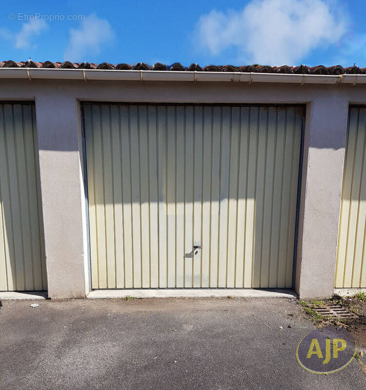 Parking à LES SABLES-D&#039;OLONNE