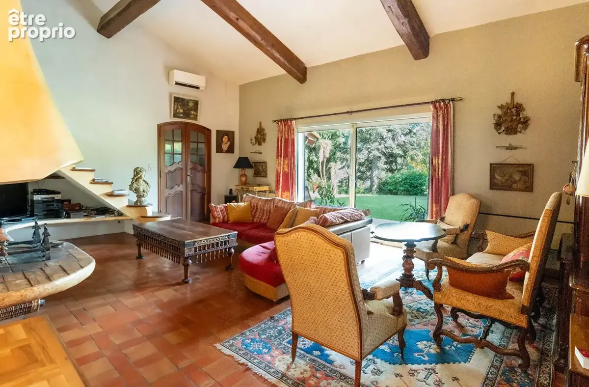 Maison d'architecte à Gignac-la-Nerthe , avec piscine et grand terrain - photo 8