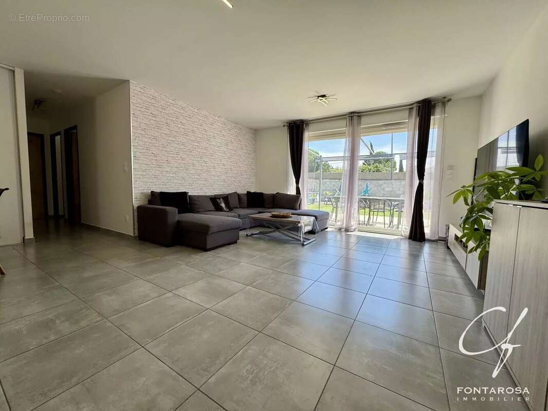 Maison à PUGET-SUR-ARGENS