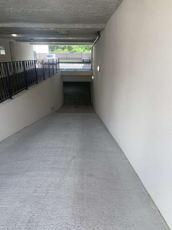 Parking à NEUILLY-PLAISANCE