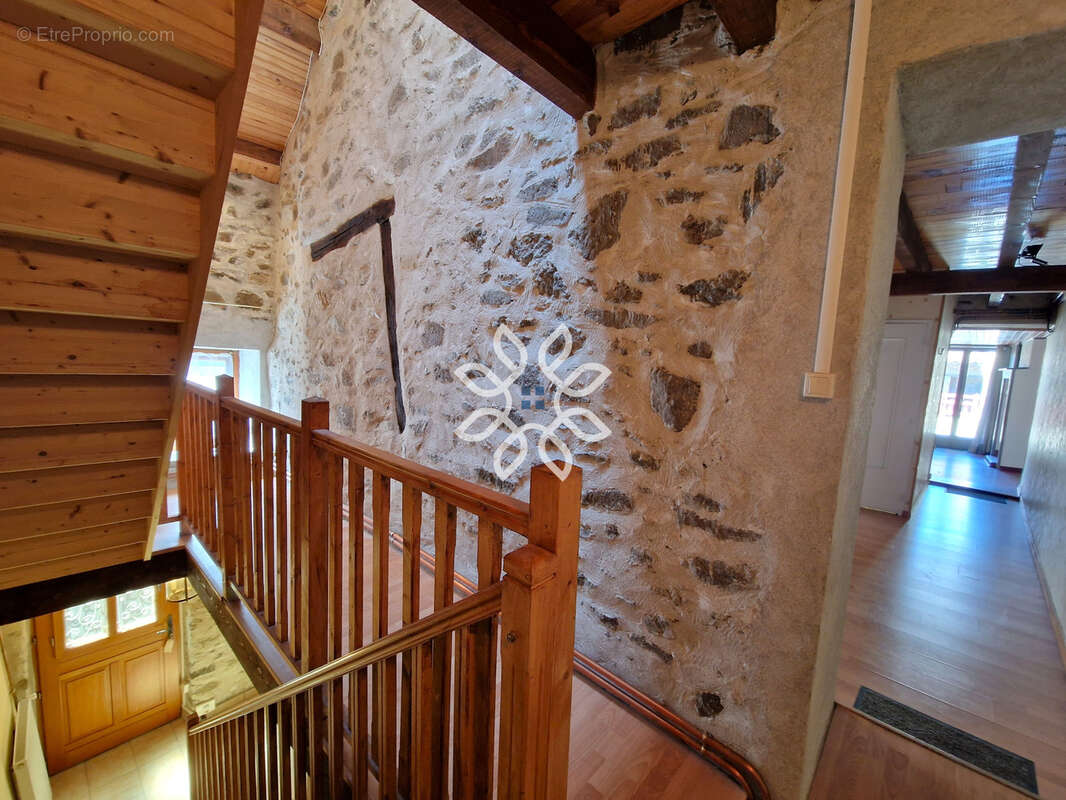 Maison en pierre de caractère au cœur de Lamothe - photo 24