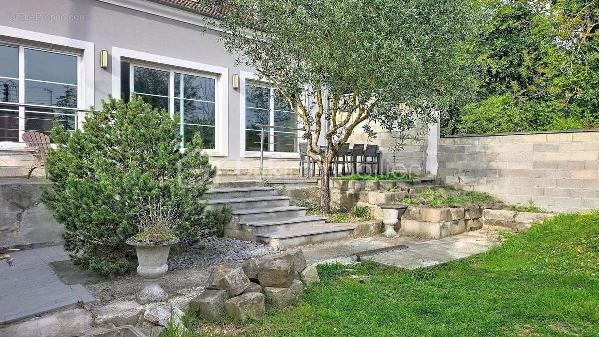 Maison à ORMESSON-SUR-MARNE