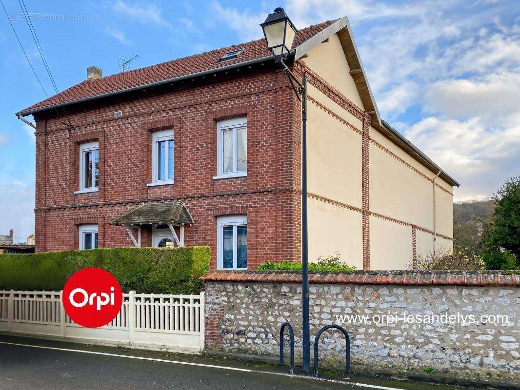 Maison à FLEURY-SUR-ANDELLE