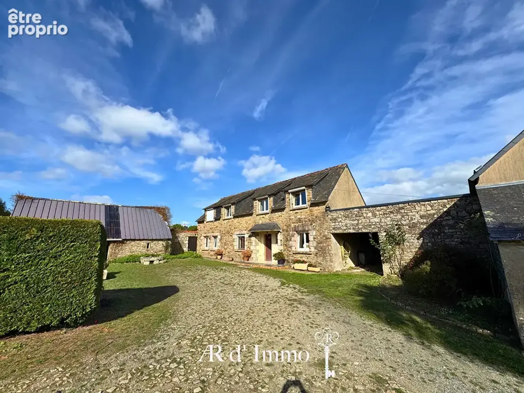 Maison en pierre avec dépendances - Terrain de 2 300 m² - photo 4