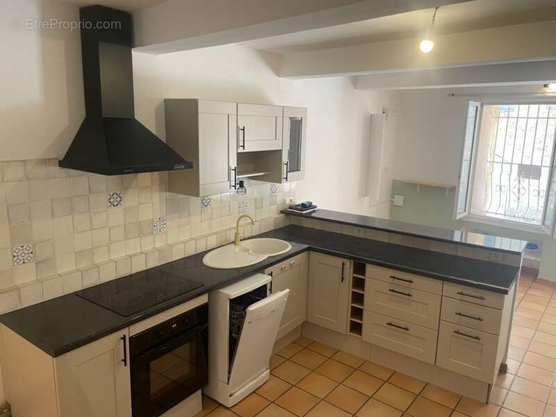 Maison à vendre 3 pièces  village de GRANS (13) - photo 2