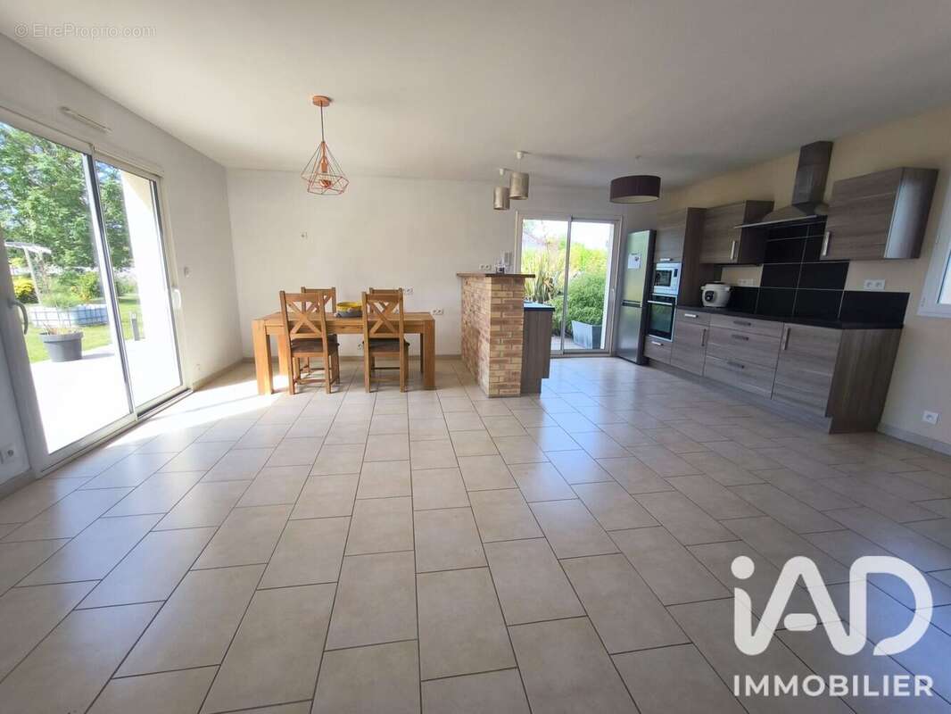 Maison 106 m² à Bourg-Achard  - photo 4